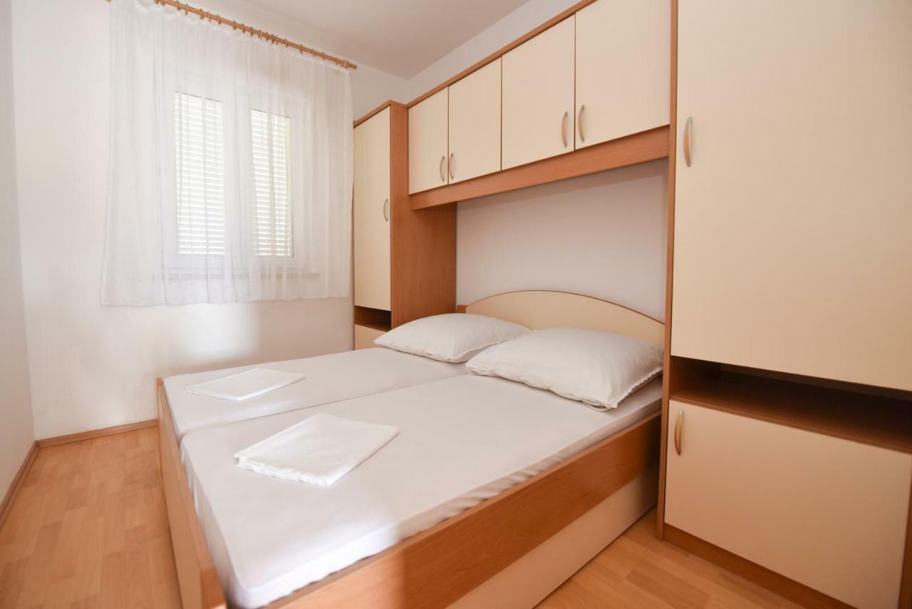 Milka Appartements Stara Novalja Kültér fotó