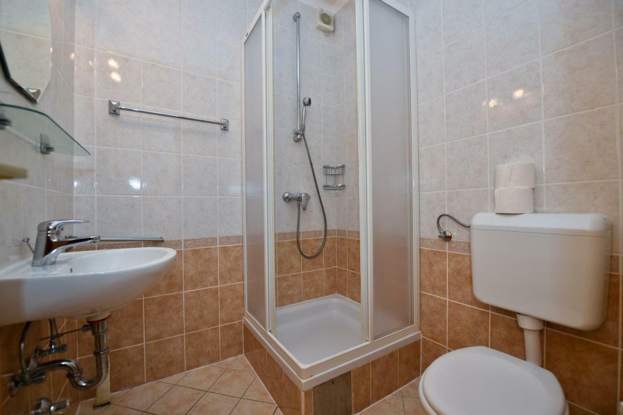 Milka Appartements Stara Novalja Kültér fotó